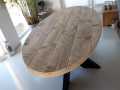 ovale-tafel-steigerhout-met-zwarte-kruispoot-mat-2-190x100