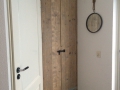 nieuwe deur in meterkast van oud steigerhout